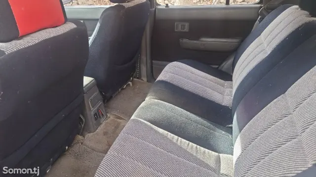 Toyota Hilux Surf 1996 · 2.0 MT