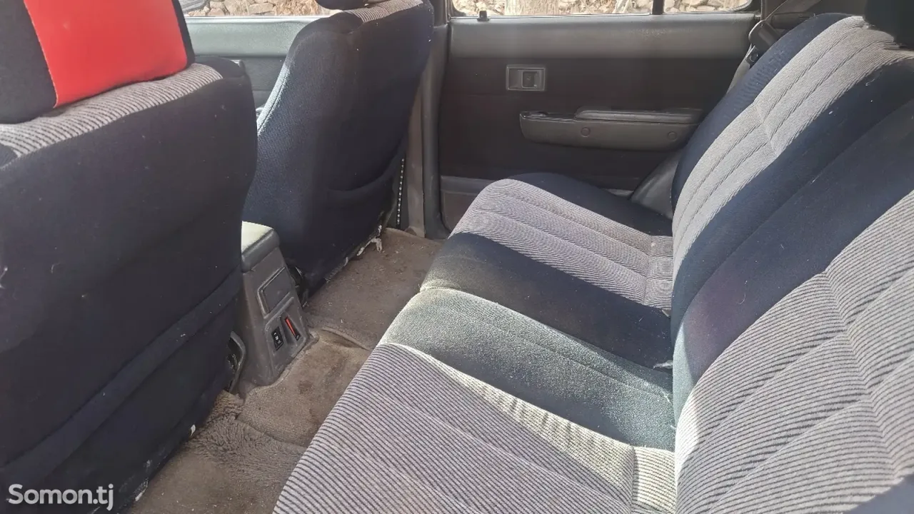 Toyota Hilux Surf 1996 · 2.0 MT