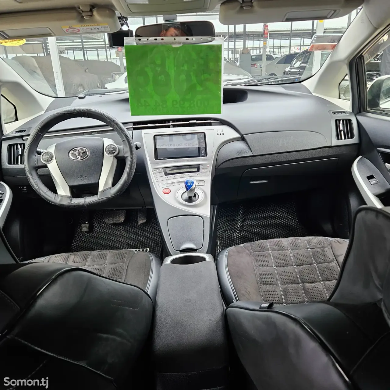 Toyota Prius 2014 · 1.8 AT