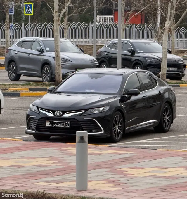 Toyota Camry 2018 · 3.5 AT