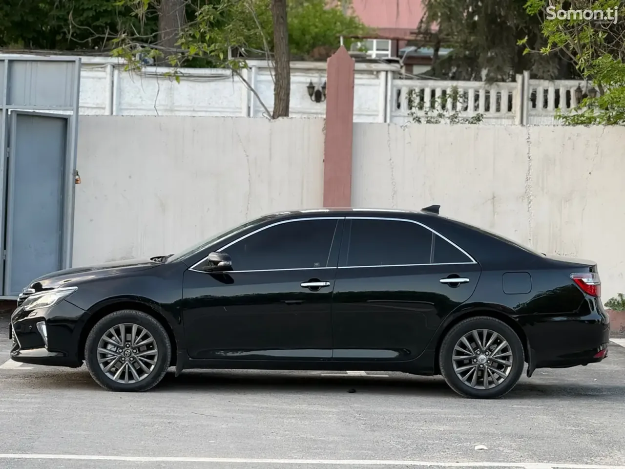 Toyota Camry 2017 · 2.5 AT
