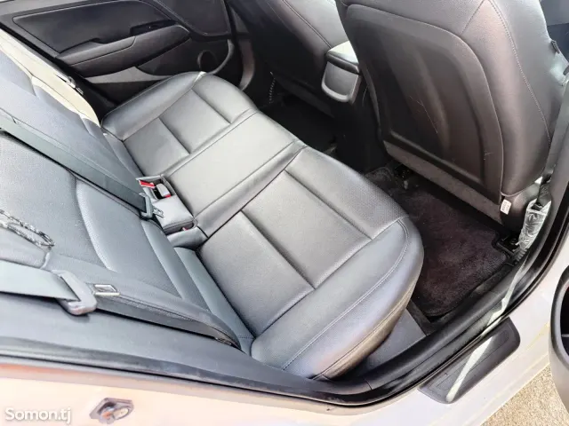 Hyundai Avante 2016 · 1.6 AT