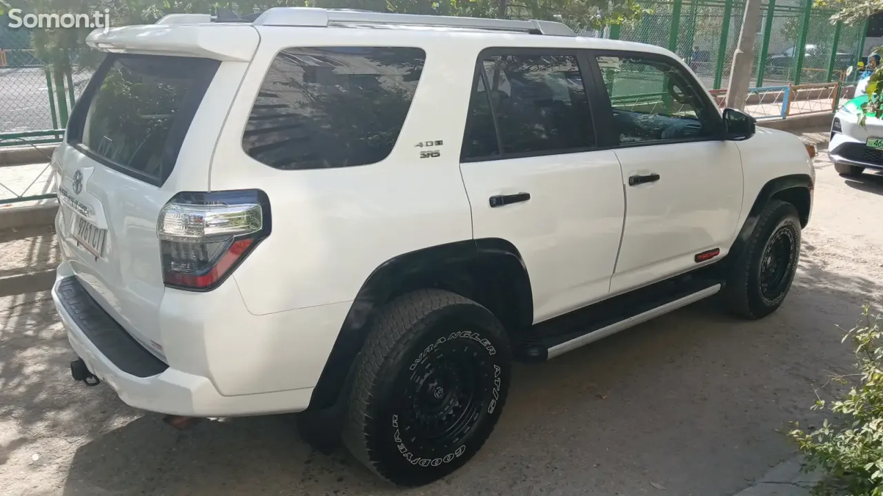 Toyota 4Runner 2015 · 4.0 AT