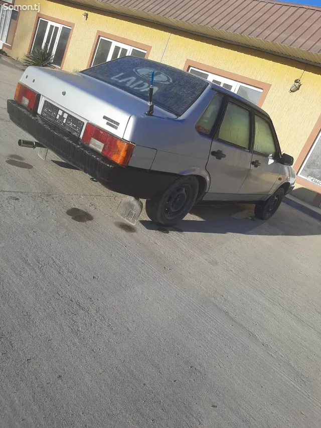 Lada (ВАЗ) 21099 2004 · 0.5 MT