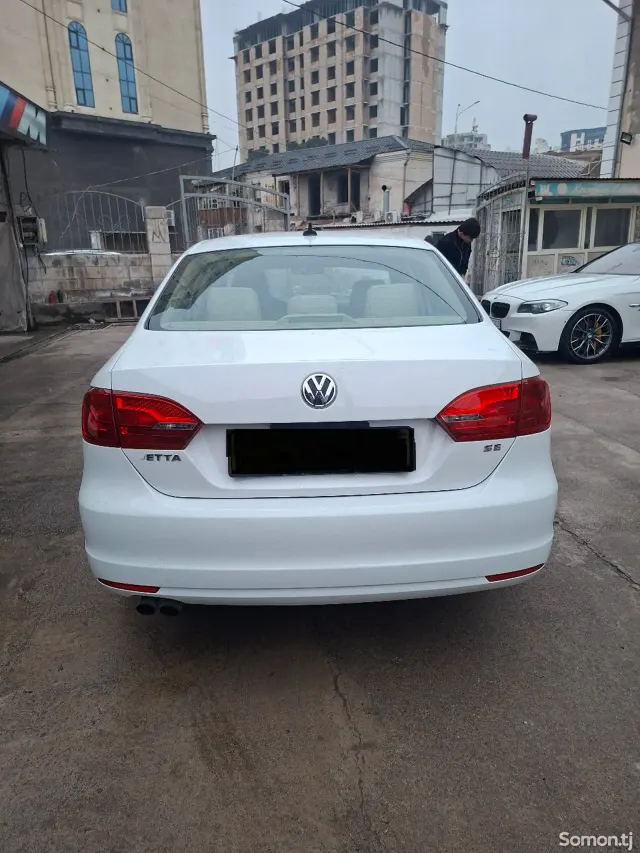 Volkswagen Jetta 2014 · 1.8 AT