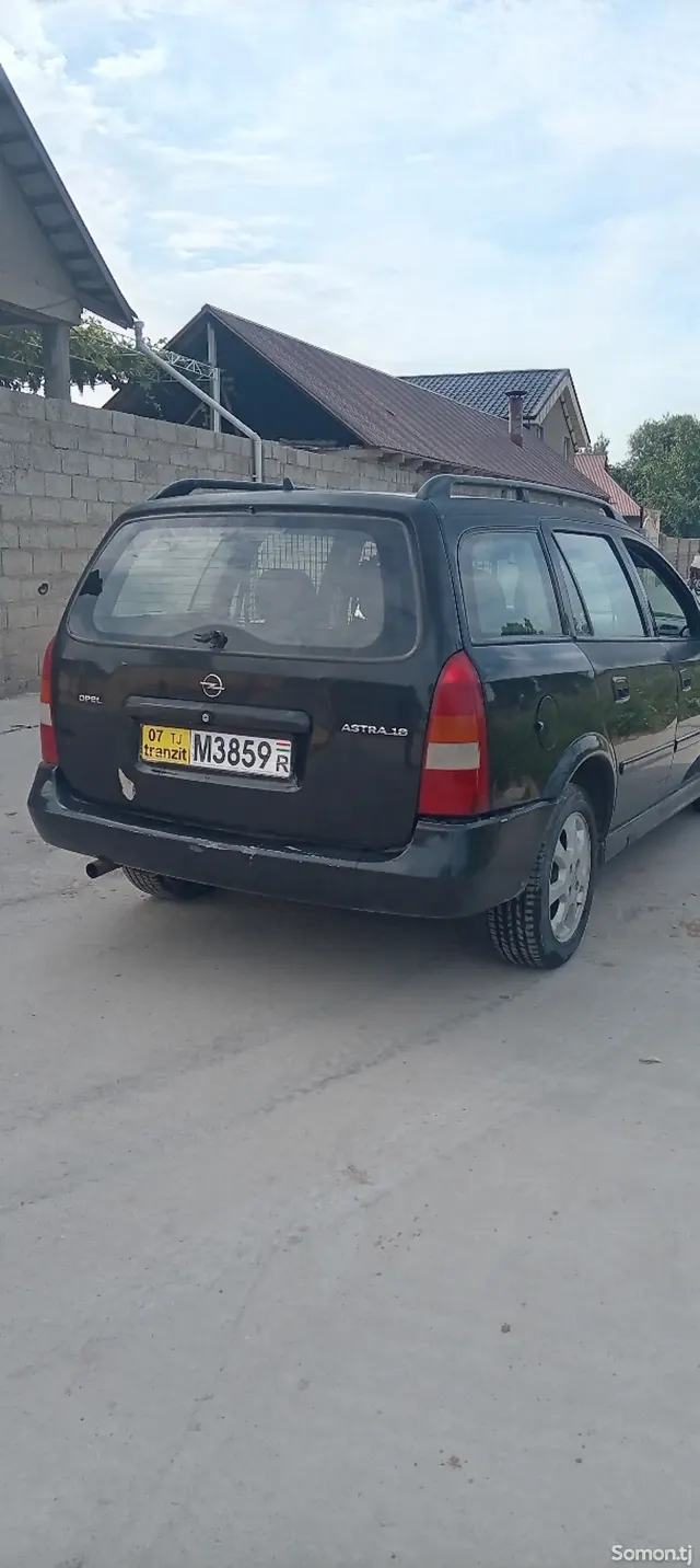 Opel Astra G 1999 · 1.6 MT