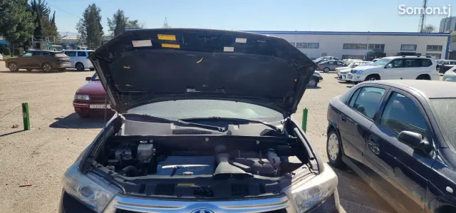 Toyota Highlander 2011 · 4.5 AT