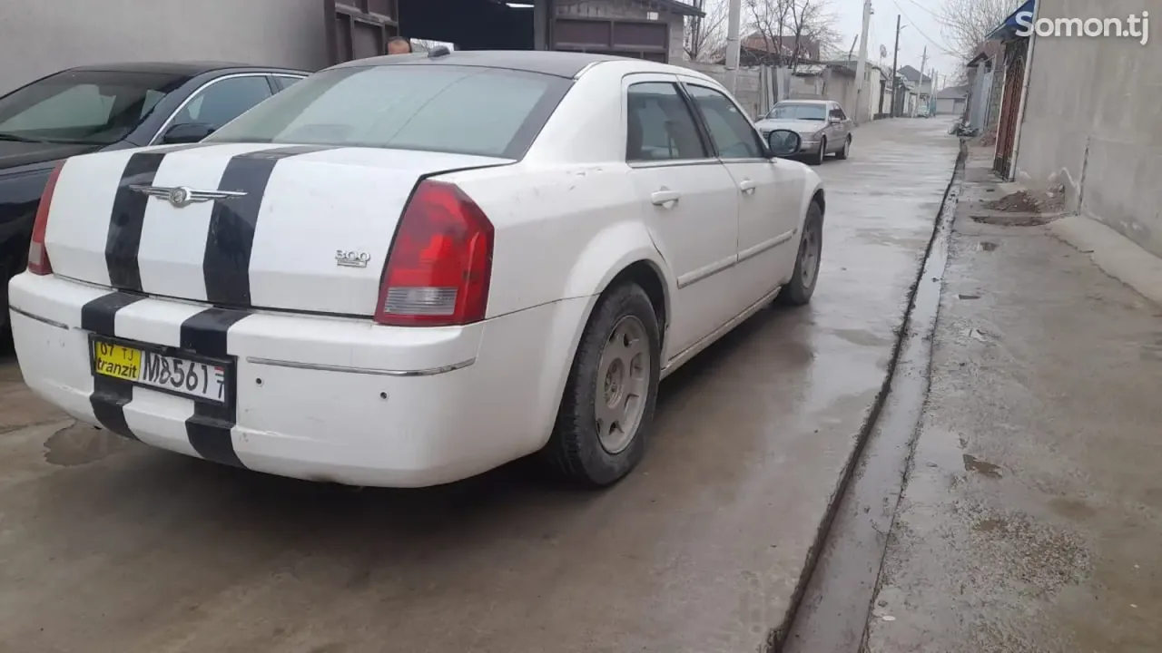 Chrysler 300C 2005 · AT