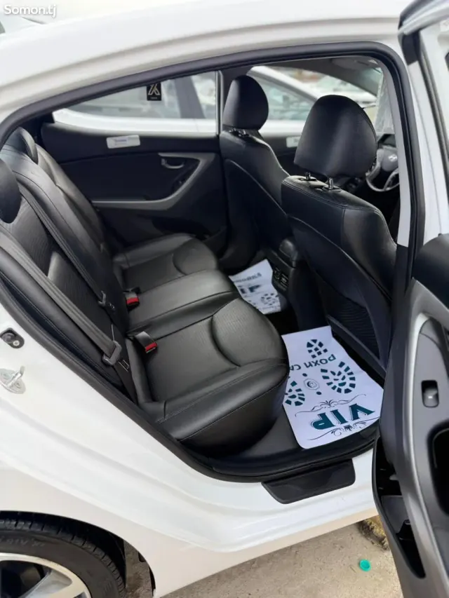 Hyundai Avante 2014 · 1.6 AT