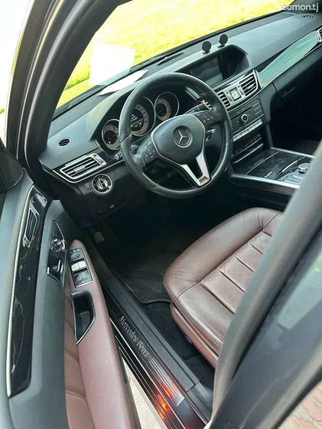 Mercedes-Benz E class 2015 · 2.2 AT