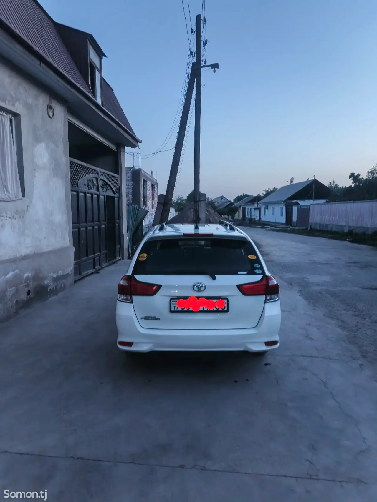 Toyota Fielder 2016 · 1.5 AT