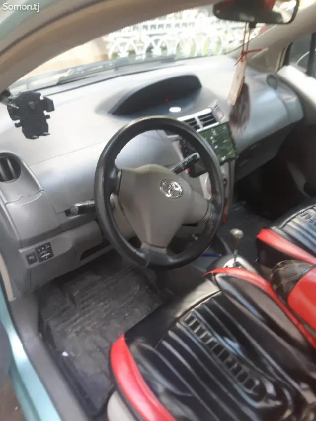 Toyota Vitz 2007 · 1.1 AT