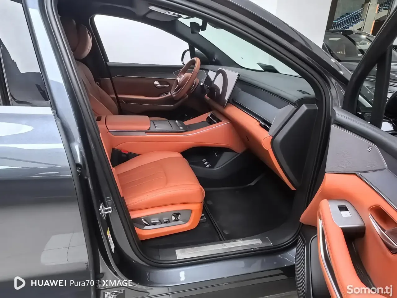 BYD Tang 2025 · AT