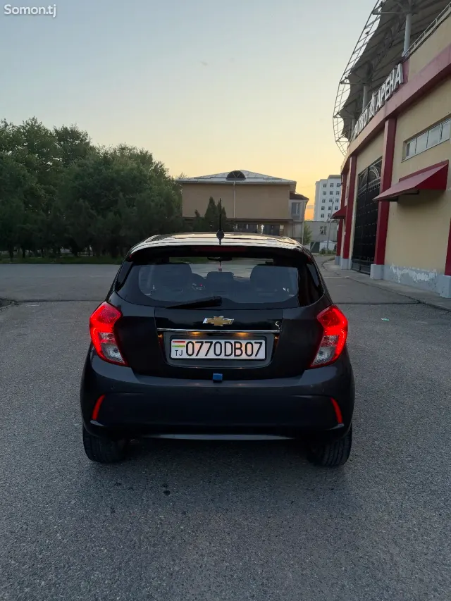 Chevrolet Spark 2016 · 1.2 AT