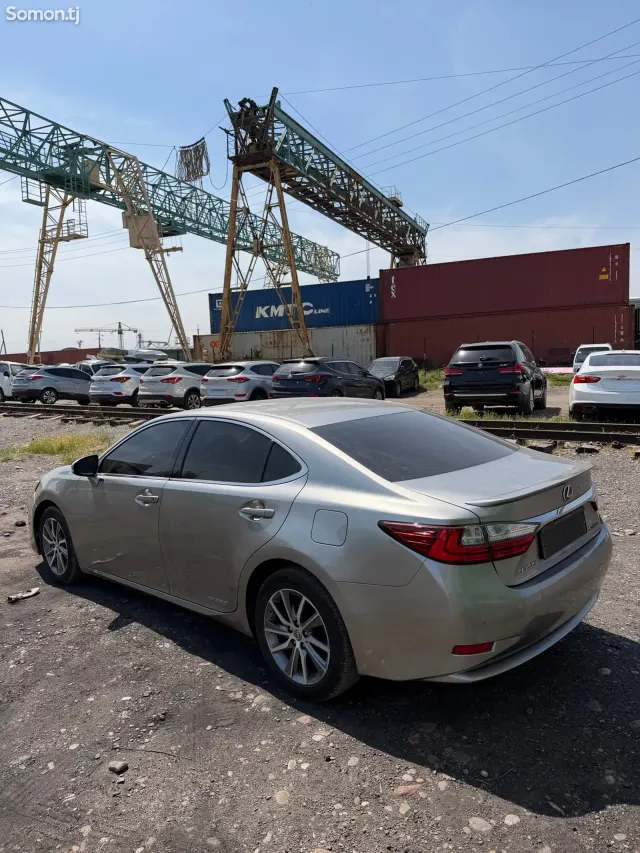Lexus ES series 2017 · 3.0 AT
