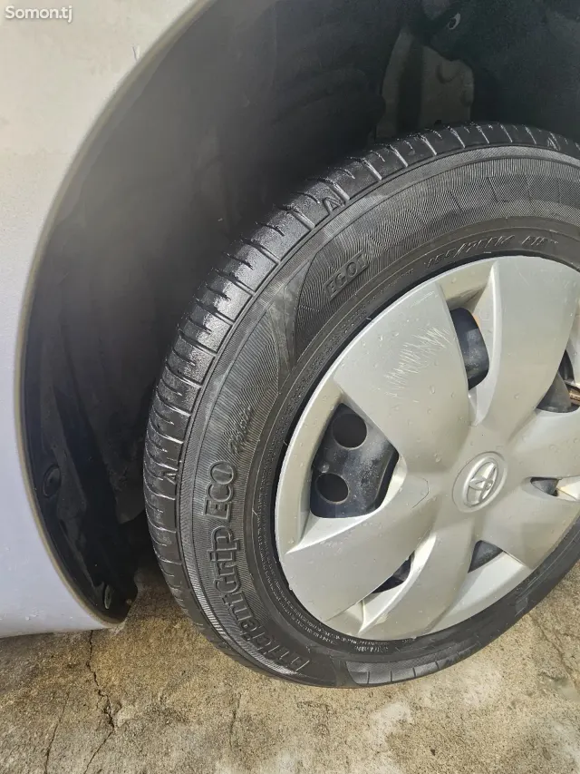 Toyota Vitz 2008 · 1.3 AT