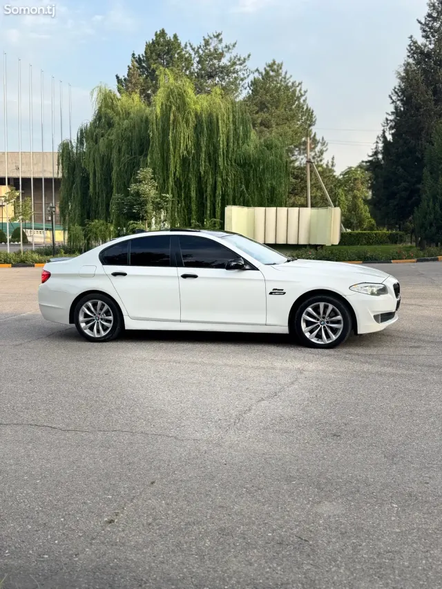BMW 5 series 2011 · 2.0 AT