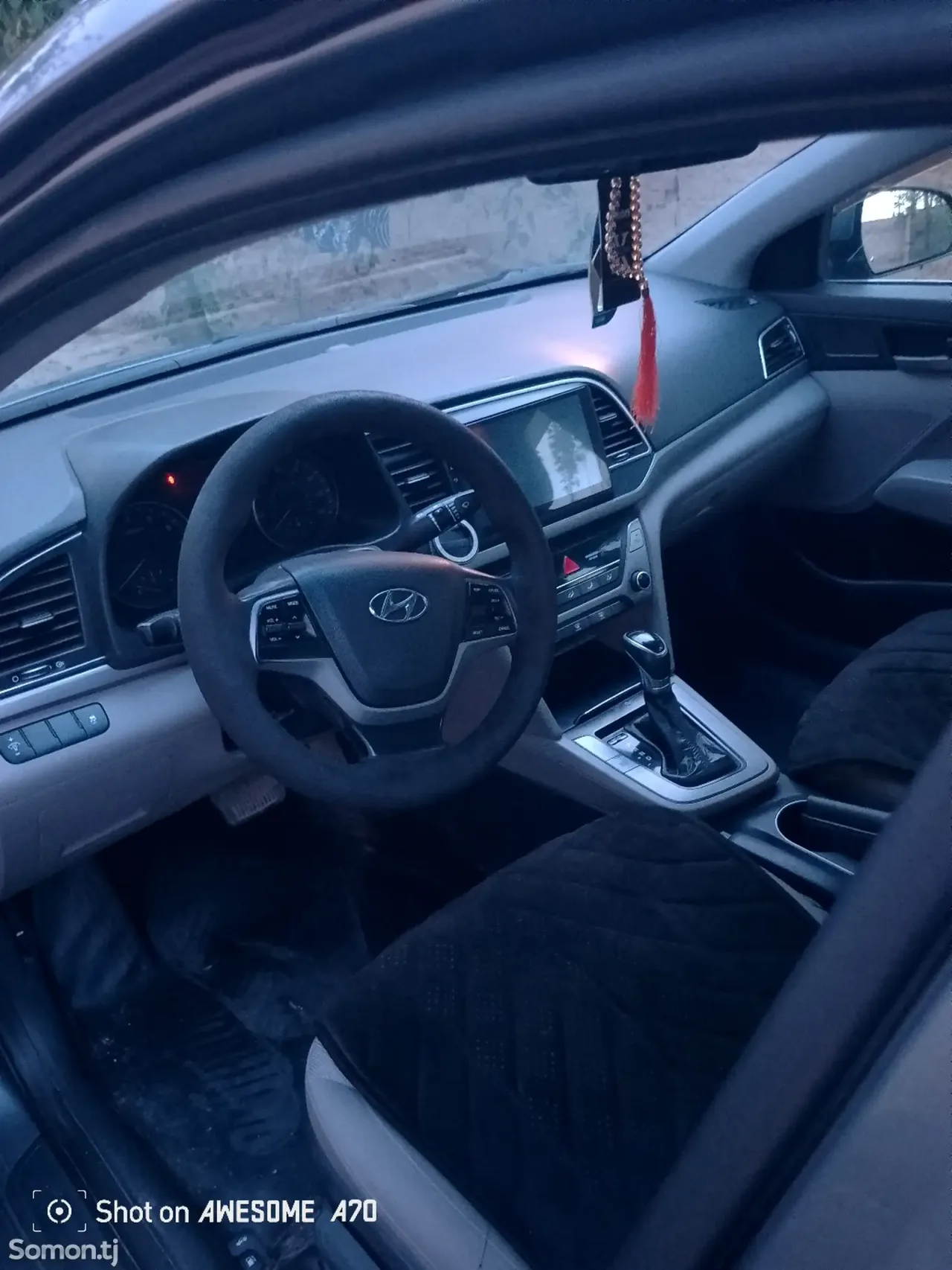 Hyundai Elantra 2017 · 2.0 AT