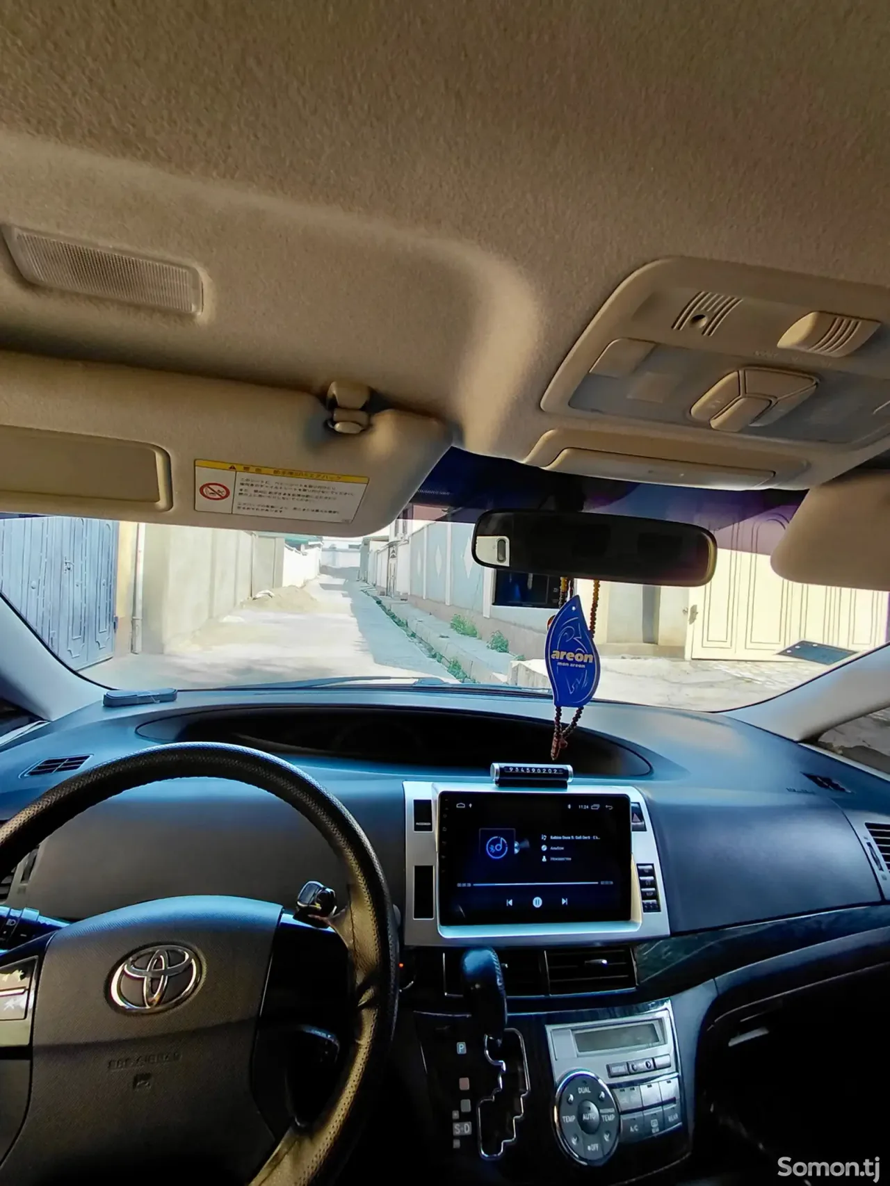 Toyota Estima 2014 · 2.4 AT