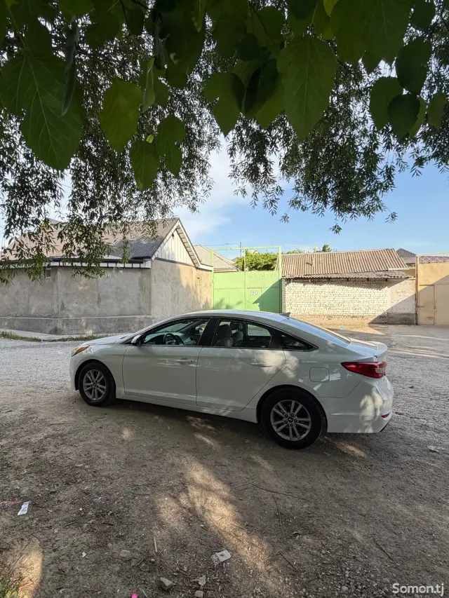 Hyundai Sonata 2017 · 2.4 AT