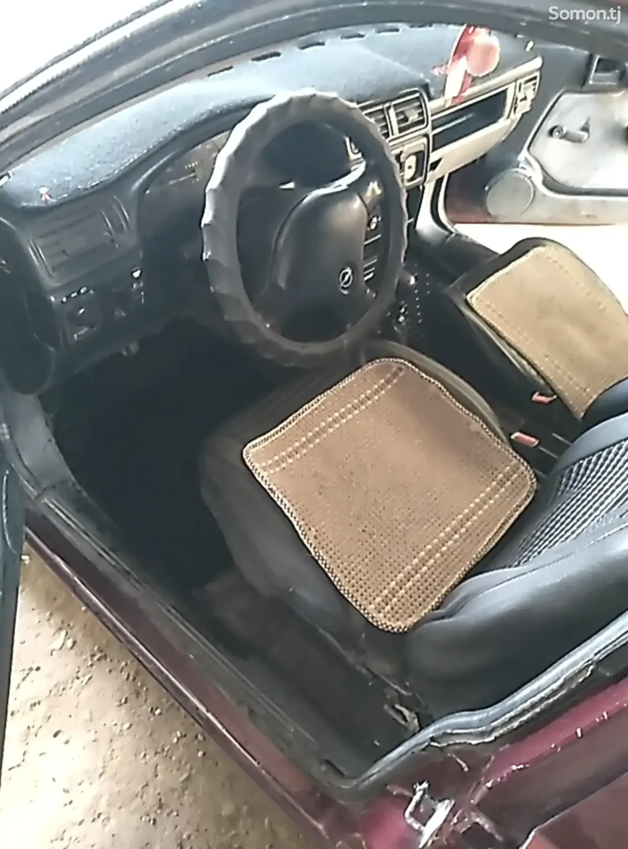 Opel Vectra A 1990 · 1.6 MT