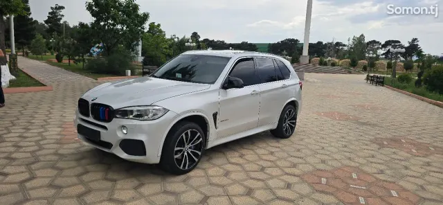 BMW X5 2015 · 3.0 AT