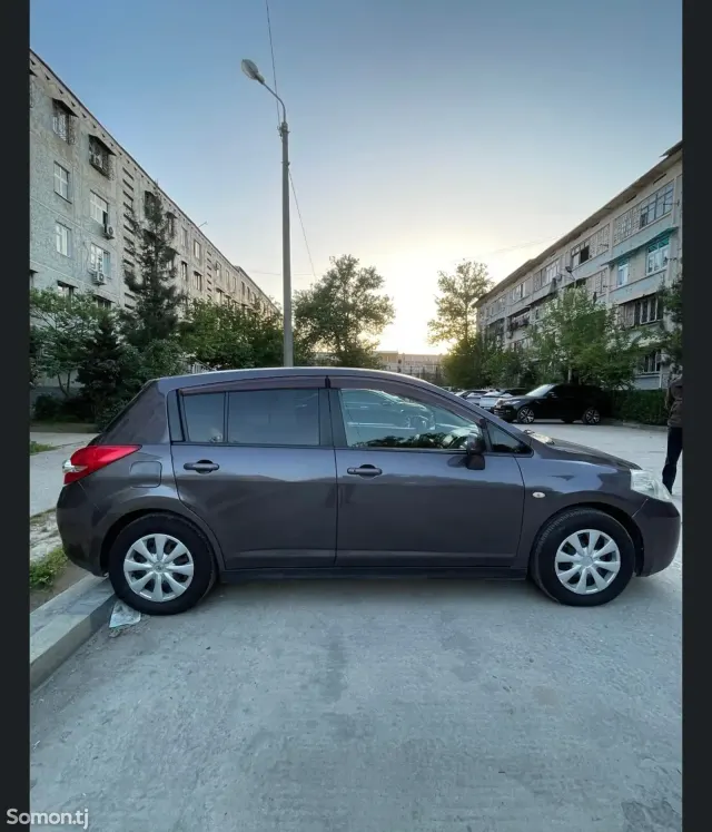 Nissan Tiida 2009 · 1.5 CVT