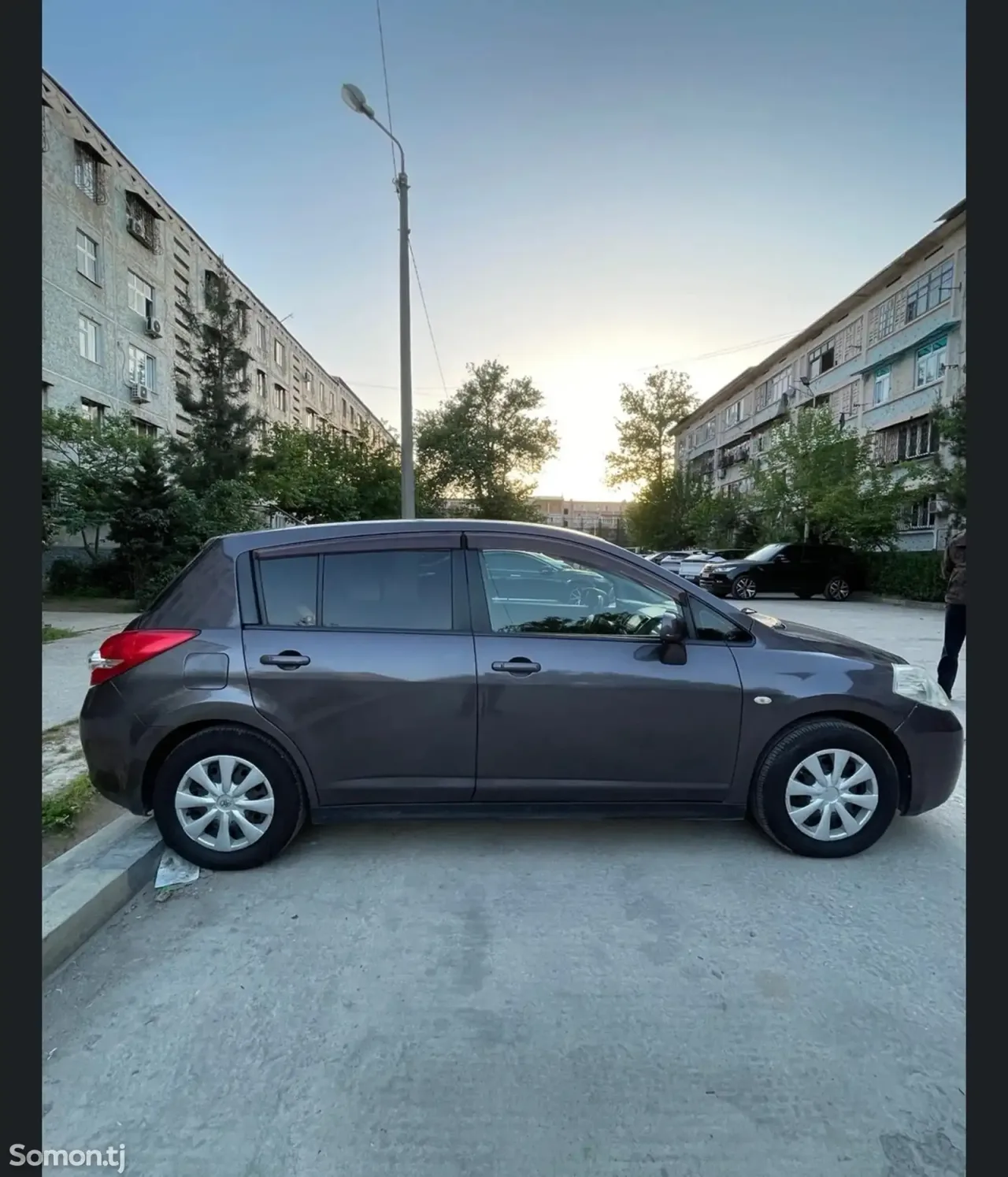 Nissan Tiida 2009 · 1.5 CVT