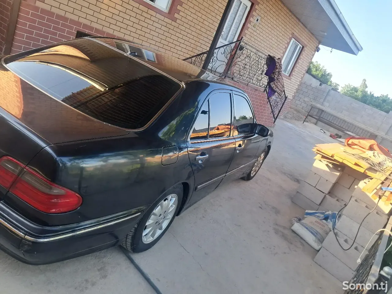 Mercedes-Benz E class 1997 · 2.8 AT