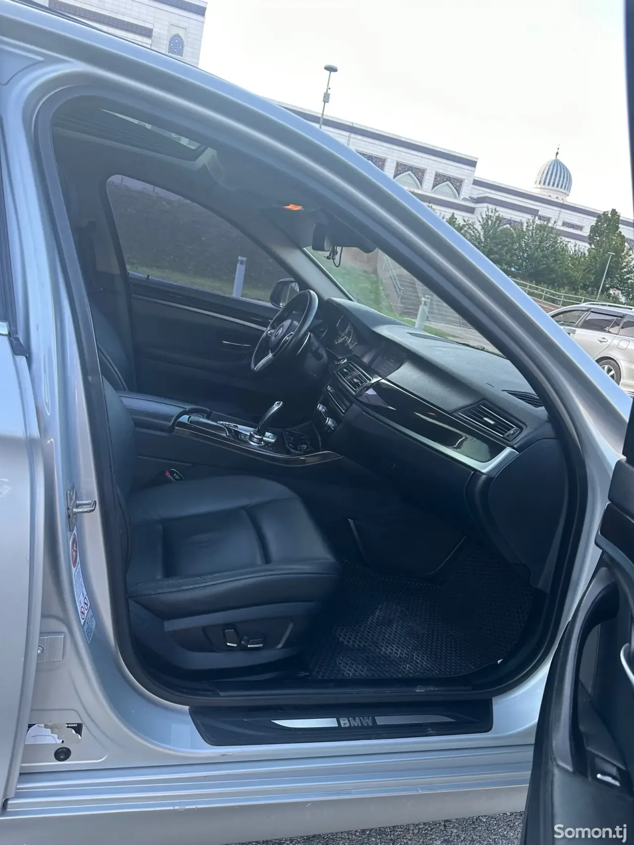 BMW M5 2011 · 2.8 AT