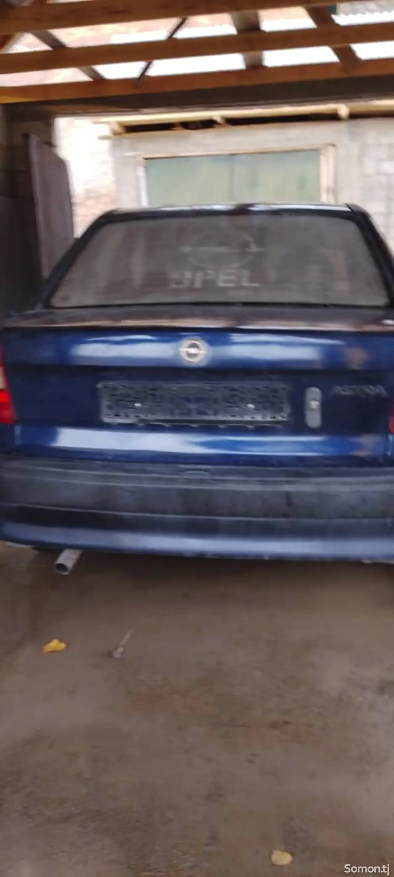 Opel Astra F 1993 · 1.6 MT