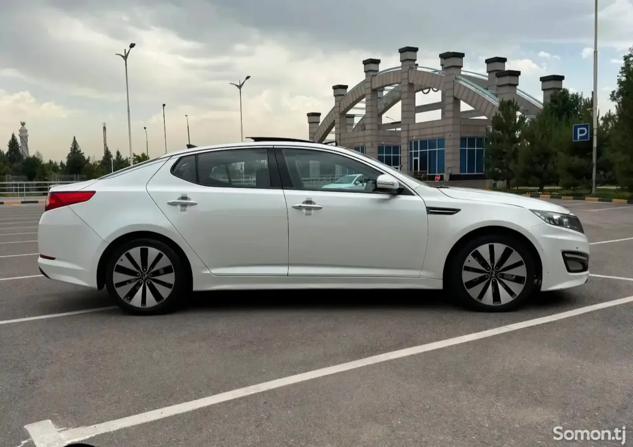 Kia K5 2013 · 2.0 AT