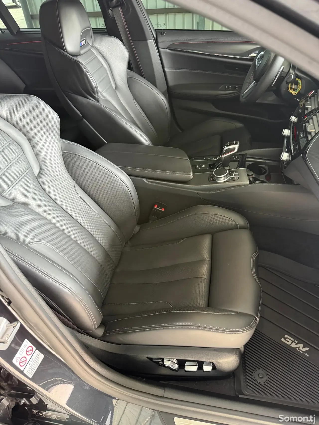 BMW M5 2018 · 4.4 AT