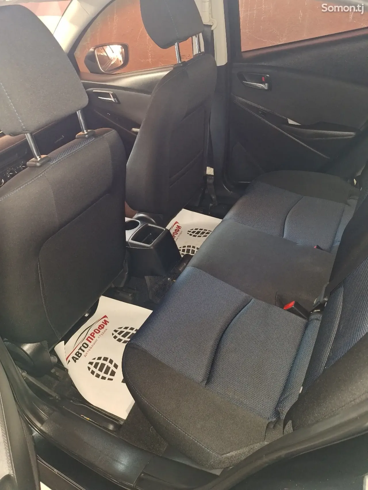 Toyota Yaris 2017 · 1.8 AT