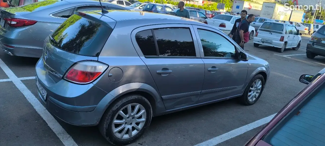 Opel Astra H 2007 · 1.6 MT