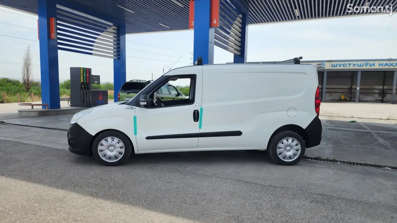 Opel Combo 2016 · 1.6 MT