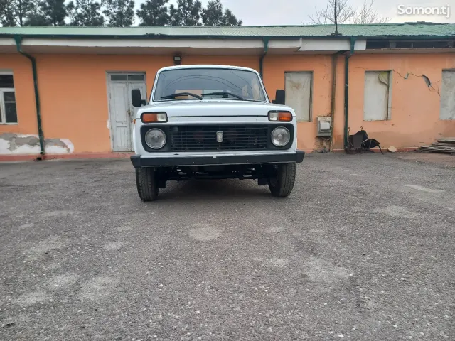 Lada (ВАЗ) Нива 2005 · 1.7 MT