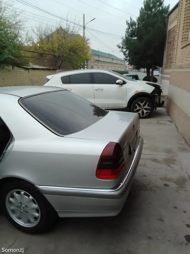Mercedes-Benz C class 1999 · 2.4 AT