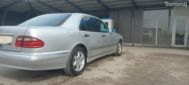 Mercedes-Benz E class 1998 · 2.3 MT
