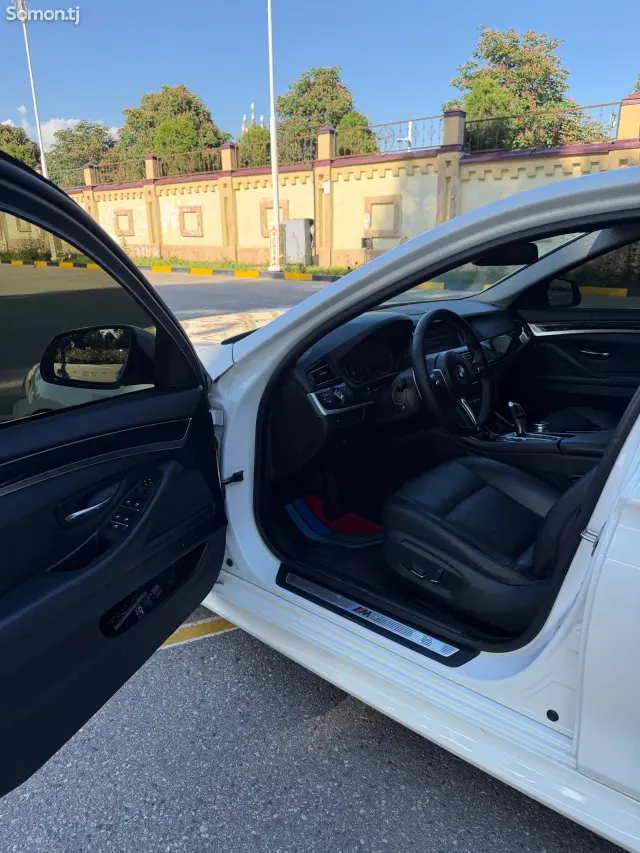 BMW 5 series 2016 · 2.0 AT
