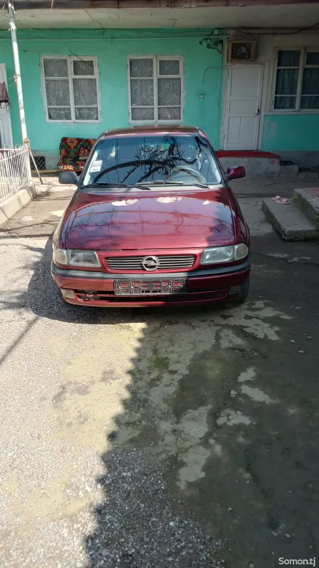 Opel Astra F 1997 · 1.6 MT