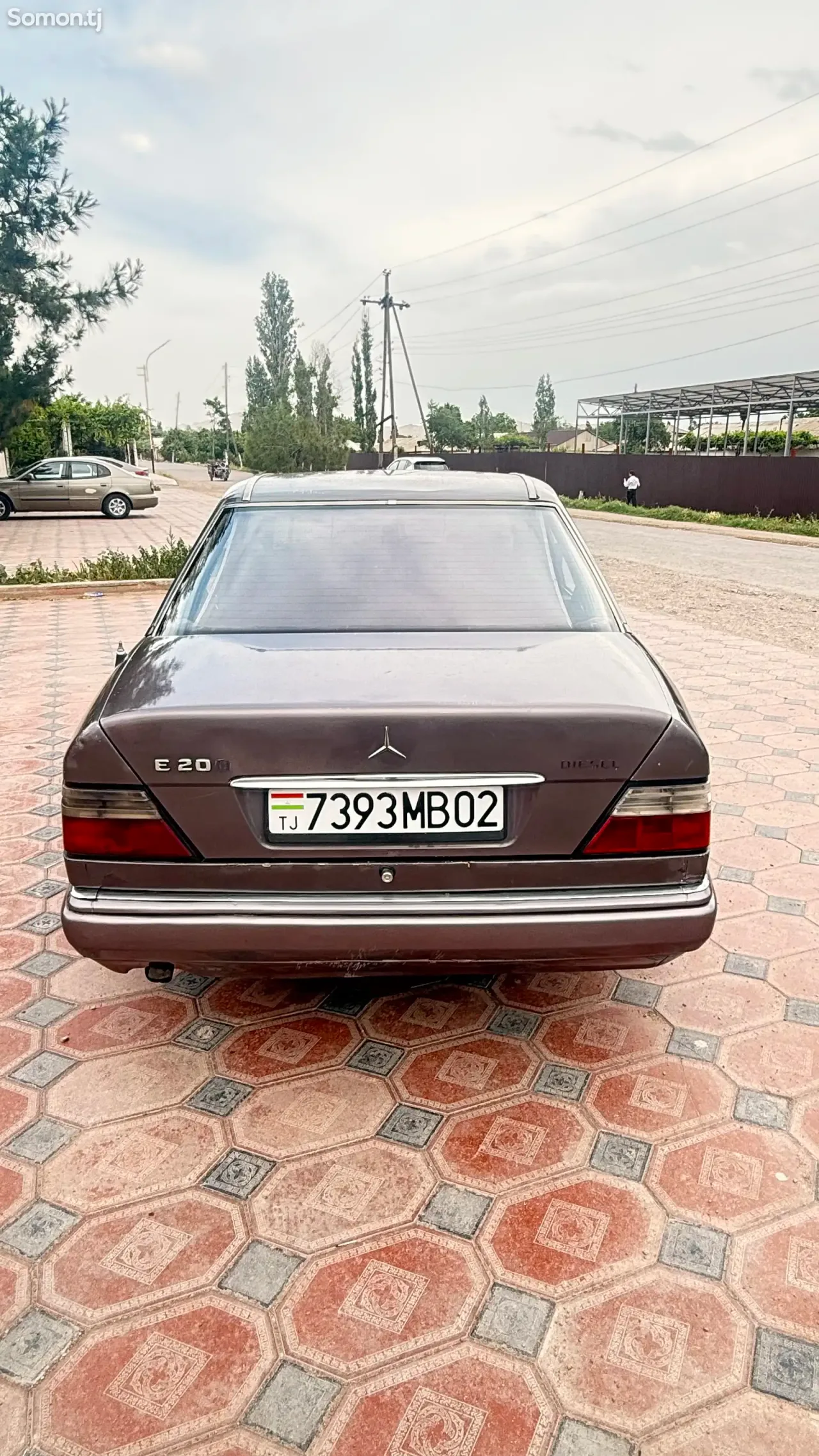 Mercedes-Benz W124 1993 · 2.0 MT