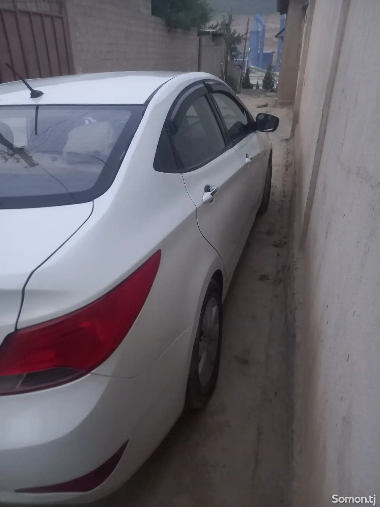 Hyundai Solaris 2016 · 1.6 AT