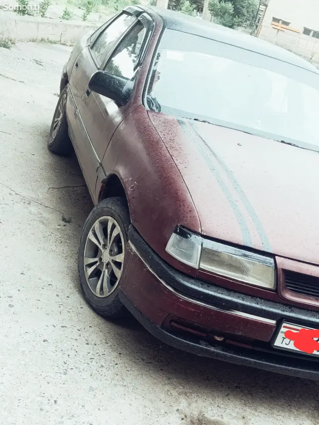 Opel Vectra A 1992 · 1.6 MT