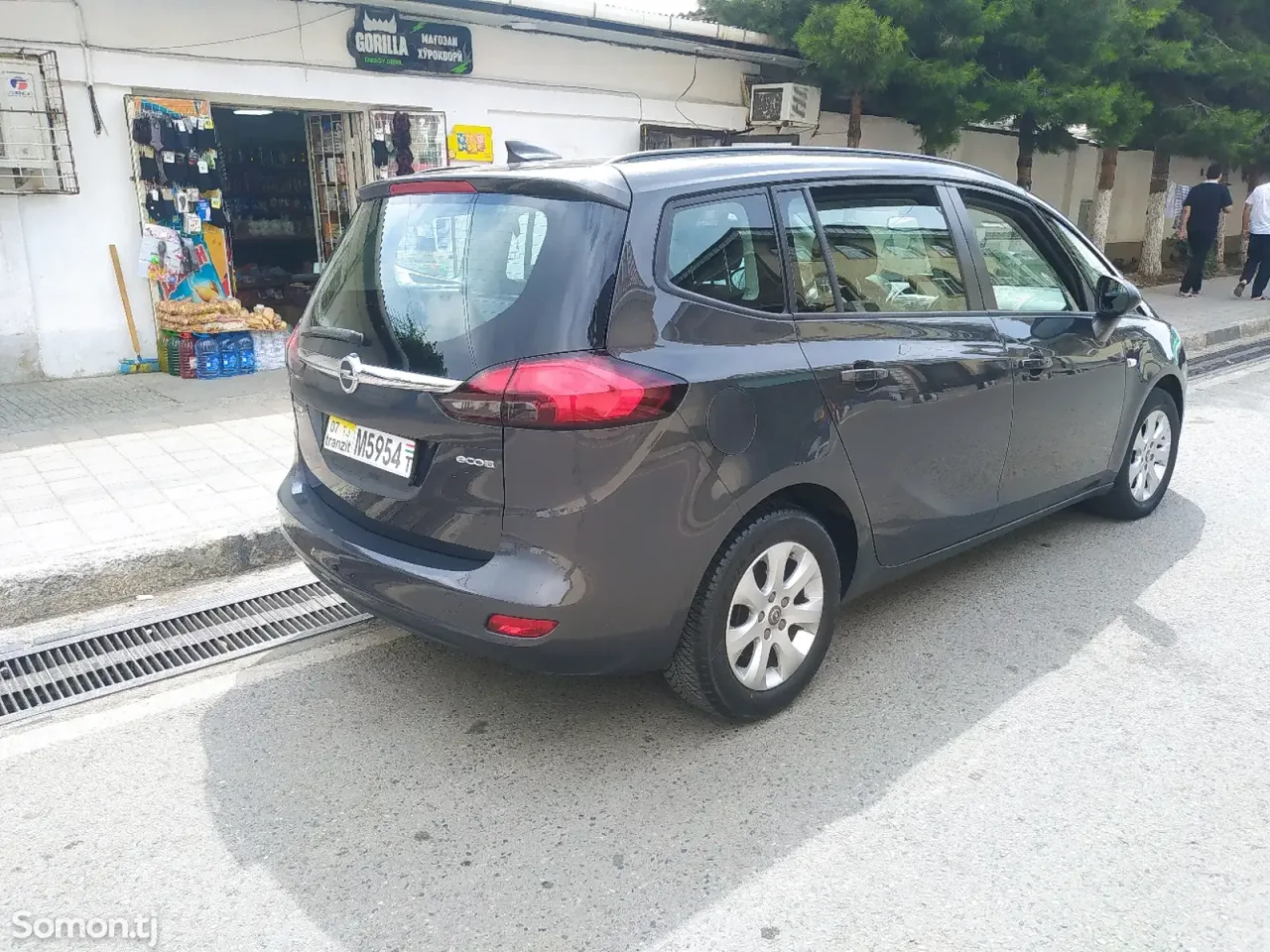 Opel Zafira 2016 · 2.0 MT