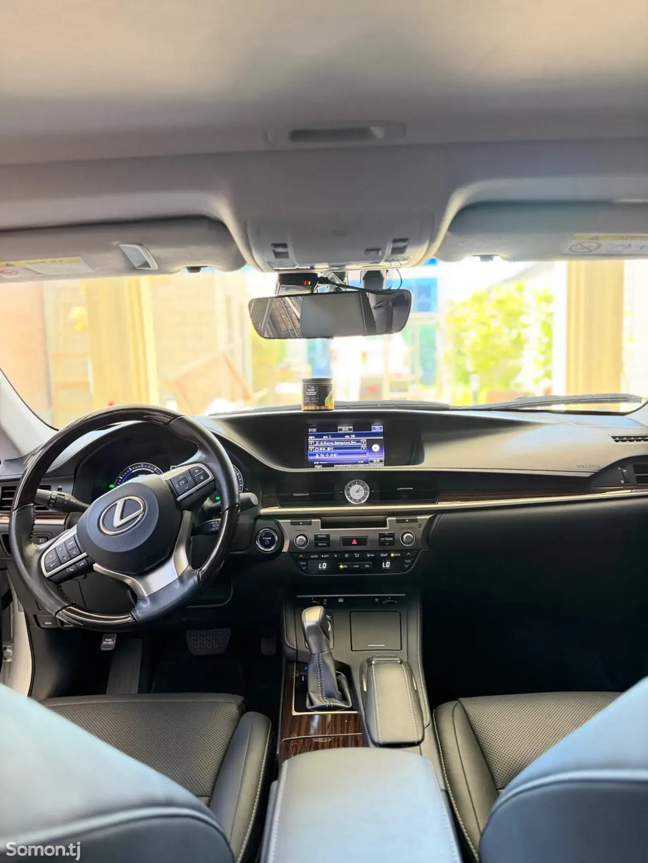 Lexus ES series 2016 · 2.5 AT