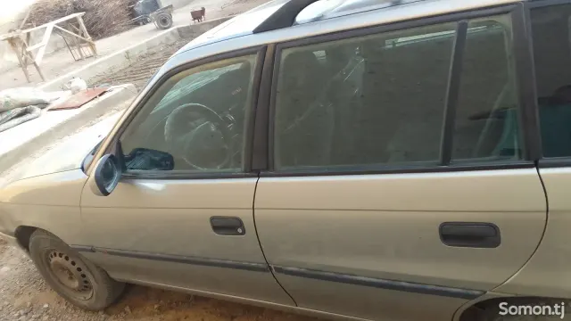 Opel Astra F 1996 · 1.6 MT