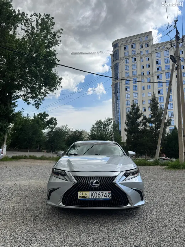 Lexus ES series 2014 · 2.5 AT