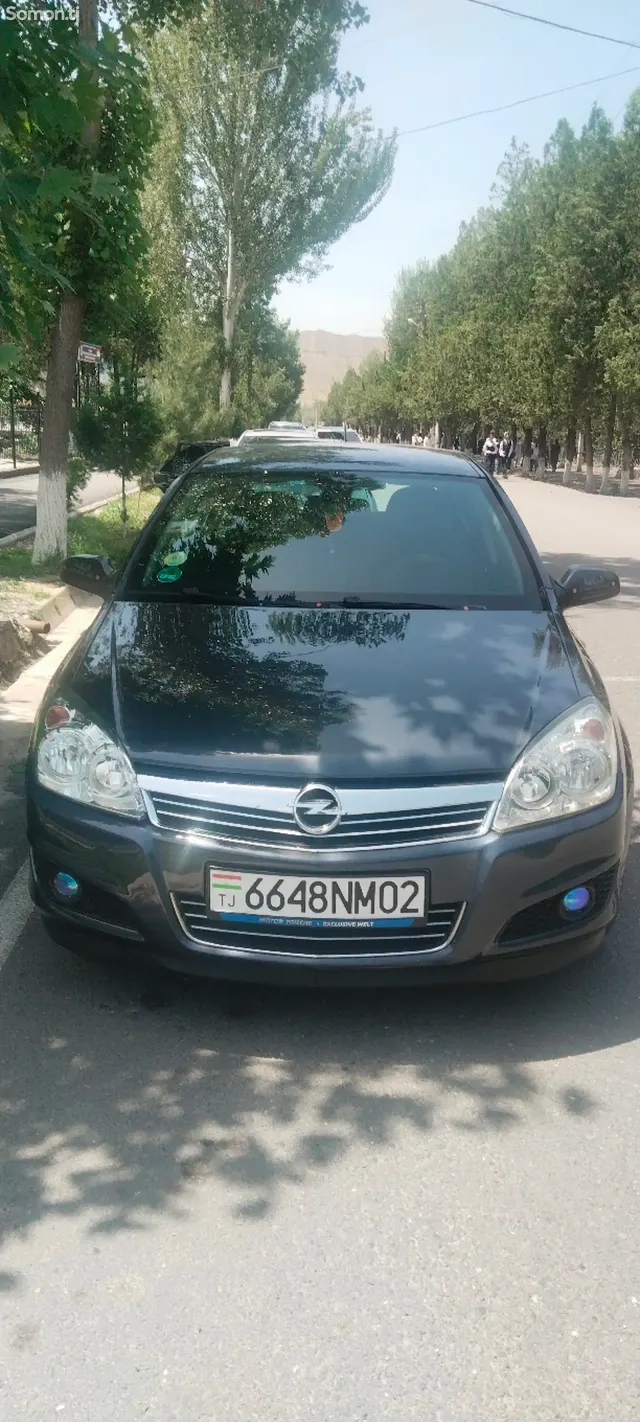 Opel Astra H 2007 · 1.6 MT