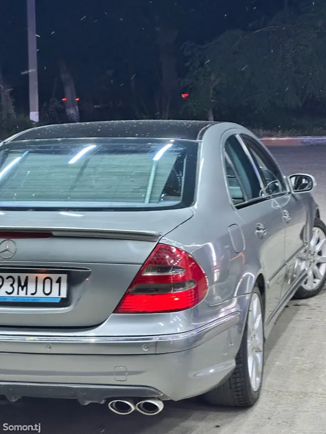 Mercedes-Benz E class 2004 · 3.2 AT